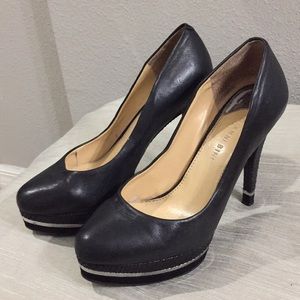 Gianni Bini black leather heels